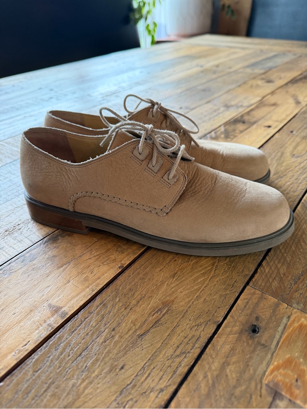 Rockport Genuine Leather Women’s Size 9 Beige Suede Lace-Up Flats